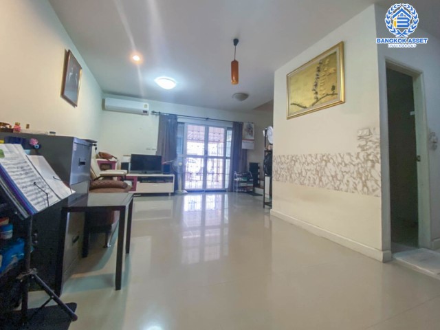 ทาวน์เฮ้าส์มือสองย่านนนทบุรี ม.พฤกษาทาวน์ รัตนาธิเบศร์-ราชพฤกษ์ ติดถนนราชพฤกษ์  เนื้อที่ 21.6 ตร.ว. ฟังก์ชัน 3 ห้องนอน 2 ห้องน้ำ 1 ที่จอดรถ แถมฟรี! 1 เครื่องปรับอากาศ 1 เครื่องทำน้ำอุ่น ต่อเติมพร้อม บนทำเลเยี่ยม ใกล้รถไฟฟ้าสายสีม่วง "สถานีบางรักใหญ่"